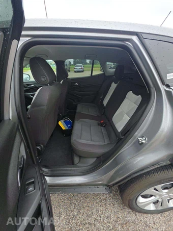 2026 Chevrolet Trax LS - miniatura 10