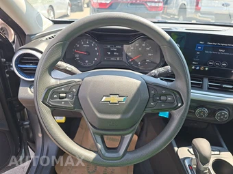 2026 Chevrolet Trax LS - miniatura 10