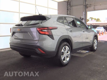 2026 Chevrolet Trax LS – miniatura 4