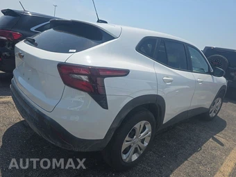 2026 Chevrolet Trax LS – miniatura 4