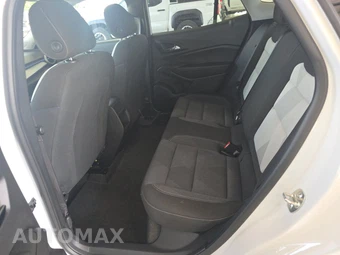 2026 Chevrolet Trax LS – miniatura 13