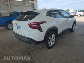 2026 Chevrolet Trax LS – miniatura 4