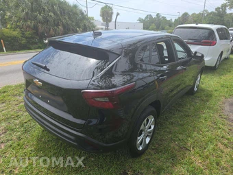 2026 Chevrolet Trax LS - miniatura 2