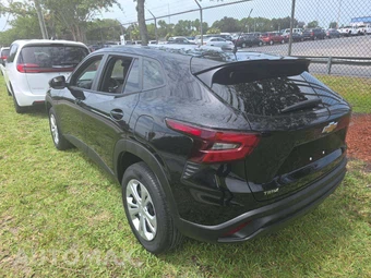 2026 Chevrolet Trax LS - miniatura 3