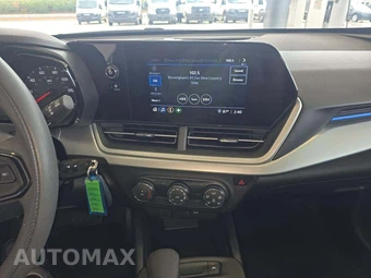 2026 Chevrolet Trax LS – miniatura 10