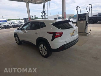 2026 Chevrolet Trax LS – miniatura 2