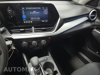 2026 Chevrolet Trax LS - miniatura 11