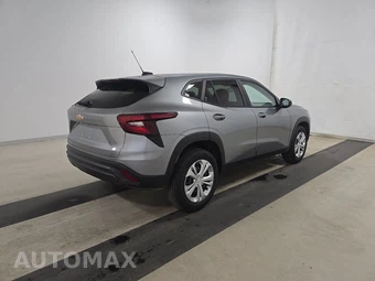 2026 Chevrolet Trax LS - miniatura 4