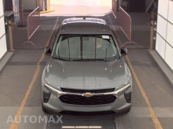 2026 Chevrolet Trax LS - miniatura 2