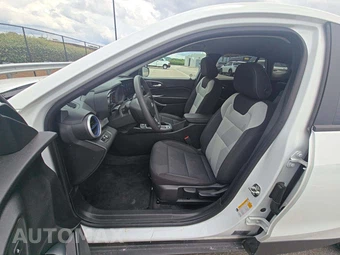 2026 Chevrolet Trax LS – miniatura 3