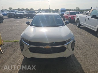 2026 Chevrolet Trax LS – miniatura 2