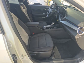2026 Chevrolet Trax LS – miniatura 8