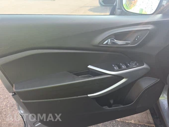 2026 Chevrolet Trax LS - miniatura 9