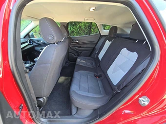 2026 Chevrolet Trax LS – miniatura 10