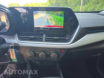 2026 Chevrolet Trax LS – miniatura 7