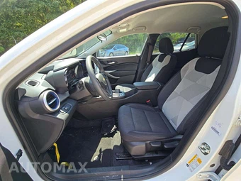 2026 Chevrolet Trax LS - miniatura 3