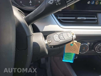 2026 Chevrolet Trax LS - miniatura 5