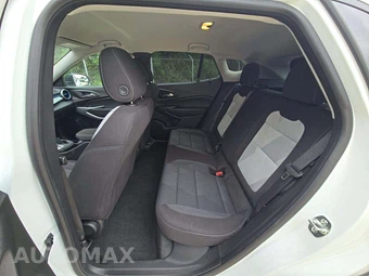 2026 Chevrolet Trax LS – miniatura 10