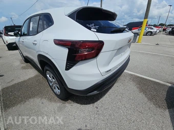 2026 Chevrolet Trax LS - miniatura 6