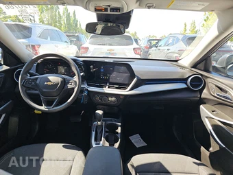 2026 Chevrolet Trax LS - miniatura 11