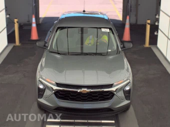 2026 Chevrolet Trax LS - miniatura 2
