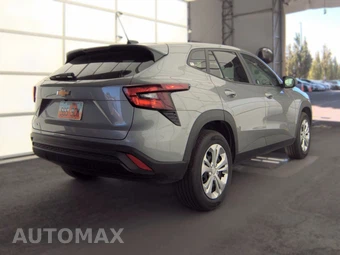 2026 Chevrolet Trax LS - miniatura 4