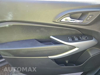 2026 Chevrolet Trax LS - miniatura 9