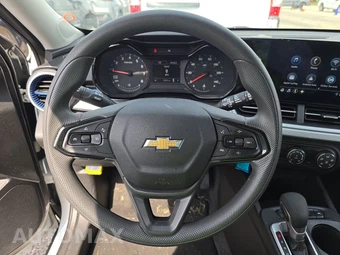 2026 Chevrolet Trax LS - miniatura 10