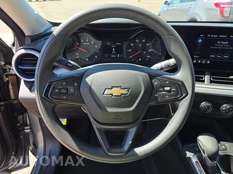 2026 Chevrolet Trax LS - miniatura 10