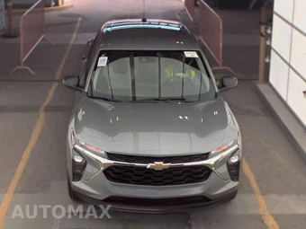 2026 Chevrolet Trax LS - miniatura 2