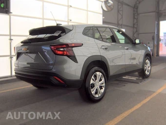 2026 Chevrolet Trax LS - miniatura 4