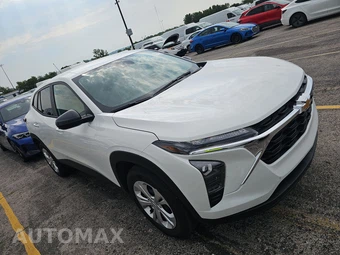 2026 Chevrolet Trax LS - miniatura 3