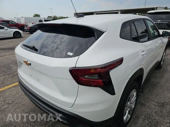 2026 Chevrolet Trax LS - miniatura 4