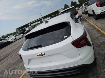 2026 Chevrolet Trax LS - miniatura 5