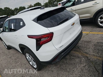 2026 Chevrolet Trax LS - miniatura 6