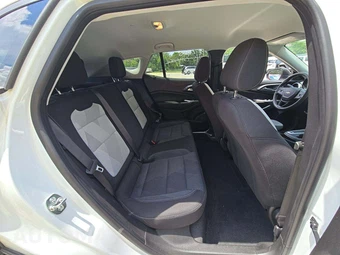 2026 Chevrolet Trax LS - miniatura 13