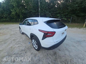 2026 Chevrolet Trax LS - miniatura 2