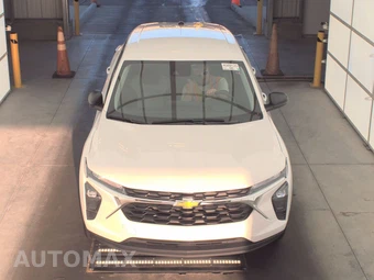 2026 Chevrolet Trax LS - miniatura 2