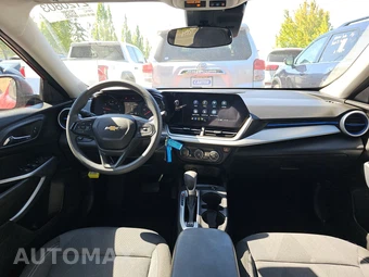 2026 Chevrolet Trax LS – miniatura 11