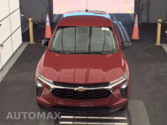 2026 Chevrolet Trax LS – miniatura 2