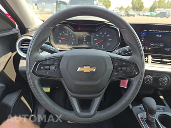 2026 Chevrolet Trax LS - miniatura 10