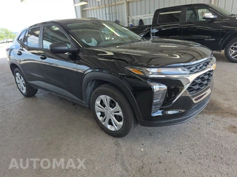 2026 Chevrolet Trax LS – miniatura 3