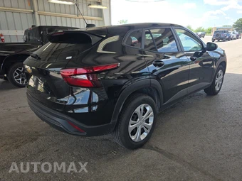 2026 Chevrolet Trax LS – miniatura 4