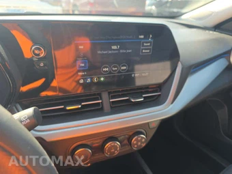 2026 Chevrolet Trax LS – miniatura 10