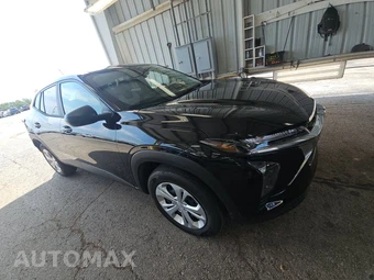 2026 Chevrolet Trax LS – miniatura 3