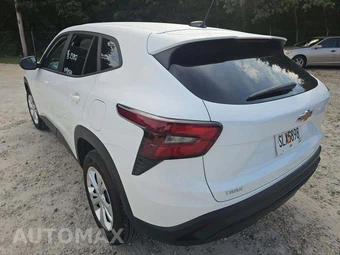 2026 Chevrolet Trax LS - miniatura 2