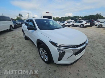 2026 Chevrolet Trax LS - miniatura 4