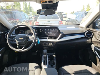 2026 Chevrolet Trax LS – miniatura 11