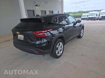 2026 Chevrolet Trax LS – miniatura 3