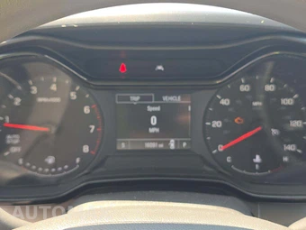 2026 Chevrolet Trax LS - miniatura 9